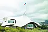 En 2025, les visiteurs étrangers représentent 26 % de la fréquentation du Centre Pompidou-Metz.