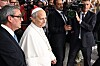 Vendredi, des images diffusées par le Saint-Siège montraient le pape américain en train de célébrer la messe vêtu d’une chasuble verte et d’une calotte blanche. (Photo d'