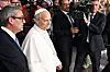 Vendredi, des images diffusées par le Saint-Siège montraient le pape américain en train de célébrer la messe vêtu d’une chasuble verte et d’une calotte blanche. (Photo d'