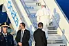 L'avion du pape de 71 ans doit atterrir à 10h à l'aéroport d'Orly, où il sera reçu par le président Emmanuel Macron.