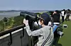 Si la DMZ est officiellement démilitarisée, elle figure parmi les endroits les plus minés au monde et des explosions de mines ont déjà causé des frictions entre les deux Corées.