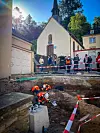 Les fouilles à côté de l’église vont se poursuivre jusqu’à la fin de l’année.