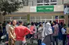 Des habitants ont acheté des cartes SIM dans un magasin de téléphonie mobile à Mekelle, vendredi, alors que les services de télécommunications et d’internet étaient perturbés.