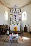 L’autel baroque de la chapelle est dédié à saint Pirmin, sainte Marie-Madeleine et sainte Barbe.