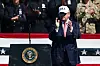 Le président Donald Trump met en avant le boycott, selon lui 'discriminatoire', visant les alcools américains au Canada.