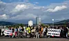 Des personnes participent à une manifestation à Linz, en Autriche, pour protester contre la construction d'un nouveau centre de données Google dans la commune de Kronstorf.