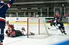 Le palet est au fond. Le gardien est à terre : premier match et première victoire pour le Tornado!