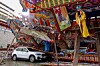 Une structure temporaire construite pour une cérémonie religieuse taoïste traditionnelle gît effondrée sous l’effet des vents violents du typhon Champi, à Keelung, ce samedi.