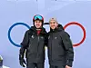 C'est bien Geoffrey qui pose avec casque et lunettes à côté de son frère, Matthieu. Mais c'est bien ce dernier qui sera sur les skis à dès samedi.