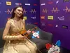 Eva Marija est venue dans la salle de presse avec son violon.