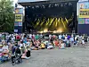 Les fans de Louise Attaque ont attendu plus d’une heure devant la grande scène.