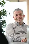 Steve Reckel (DP) conduit son équipe vers la victoire et rafle sept sièges sur les onze.