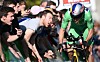 Après le vert, Wout Van Aert s'empare du jaune.