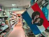 Les drapeaux du mariage de Guillaume et Stéphanie sont partis comme des petits pains!