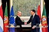 Luc Frieden (à g.) reçu à Lisbonne par Luís Montenegro, Premier ministre du Portugal (à d.) en mai 2024.