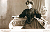Helen Buchholtz, photographiée en 1905.