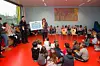 Colette Mart, l'échevine en charge de l'éducation, a récompensé les enfants (photo Tania Feller)