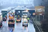 Sur l’A31 du côté de la Maxe, à hauteur de IKEA, un camion est en portefeuille et bouche totalement l’autoroute.