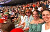 Les vainqueurs du concours organisé par la BIL, parmi lesquels les athlètes Anaïs Bauer (à dr.) et Charel Gaspar (à g.) ont assisté à la session matinale d’athlétisme, vendredi au Stade de France.