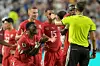 Le Suisse Breel Embolo a écopé d'un second carton jaune pour simulation à la 72e minute, laissant ses partenaires à dix.